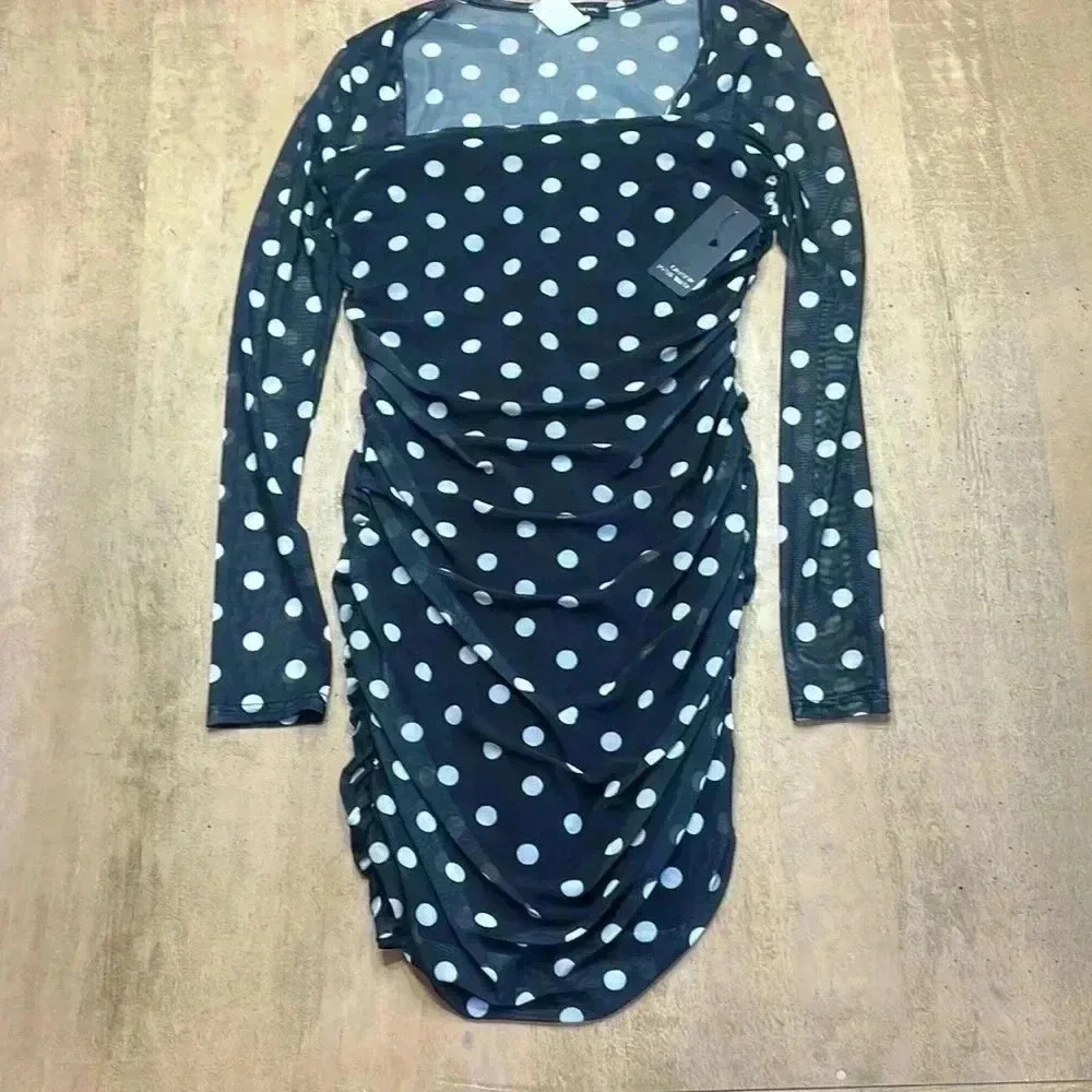 Caution to the Wind dress. Size Medium, NWT.